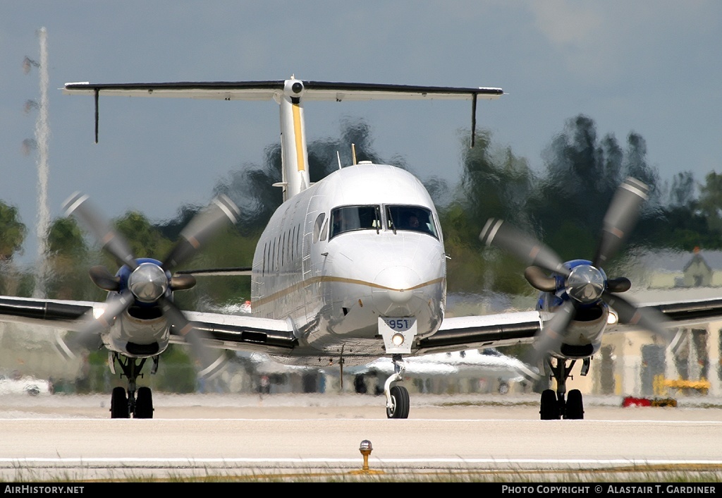 Aircraft Photo of N87551 | Beech 1900D | Continental Connection | AirHistory.net #43608