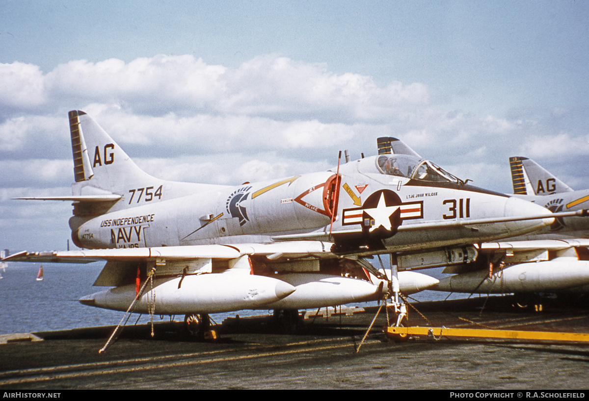 Aircraft Photo of 147754 | Douglas A-4C Skyhawk (A4D-2N) | USA - Navy | AirHistory.net #43632