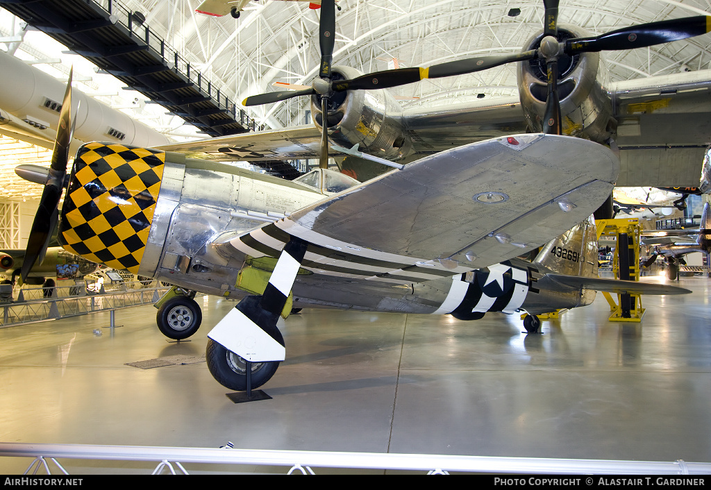 Aircraft Photo of 44-32691 / 432691 | Republic P-47D Thunderbolt | USA - Air Force | AirHistory.net #43670