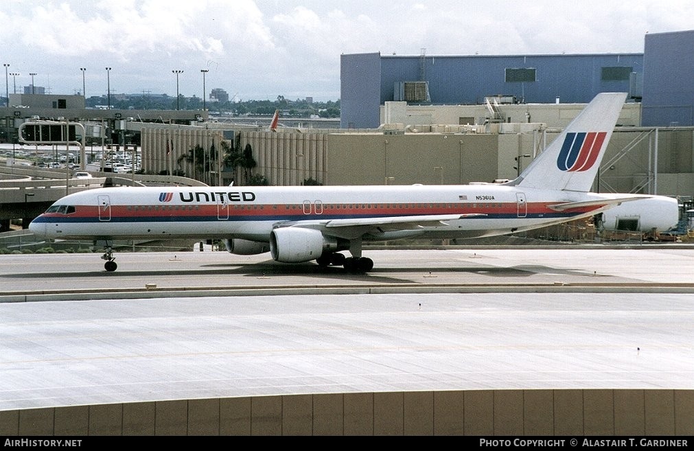 Aircraft Photo of N536UA | Boeing 757-222 | United Airlines | AirHistory.net #43909