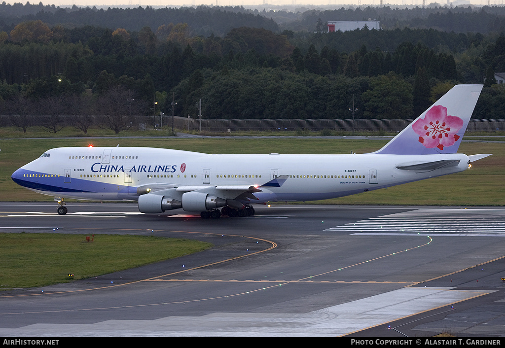 Aircraft Photo of B-18207 | Boeing 747-409 | China Airlines | AirHistory.net #44053