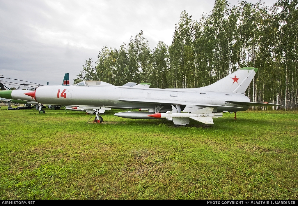 Aircraft Photo of 14 red | Sukhoi Su-11 | Russia - Air Force | AirHistory.net #44063