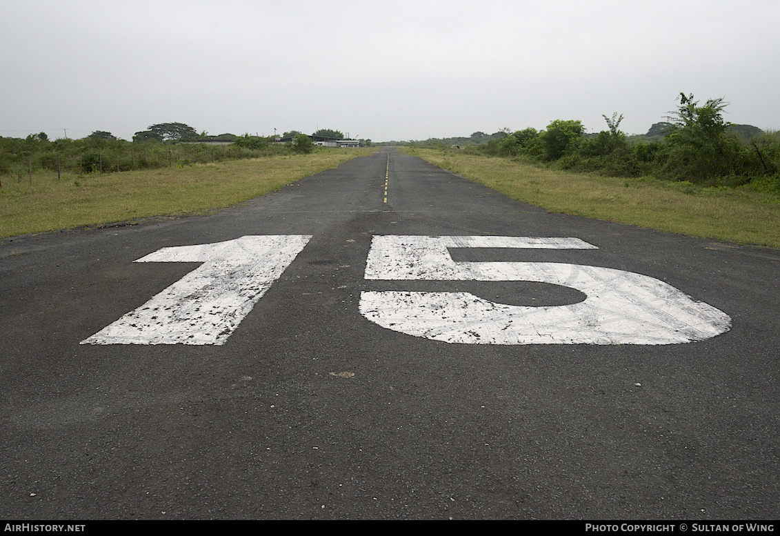 Airport photo of Cerro Azul (SECZ) in Ecuador | AirHistory.net #44340