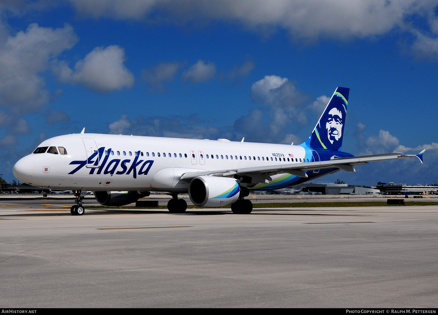 Aircraft Photo of N625VA | Airbus A320-214 | Alaska Airlines | AirHistory.net #44485