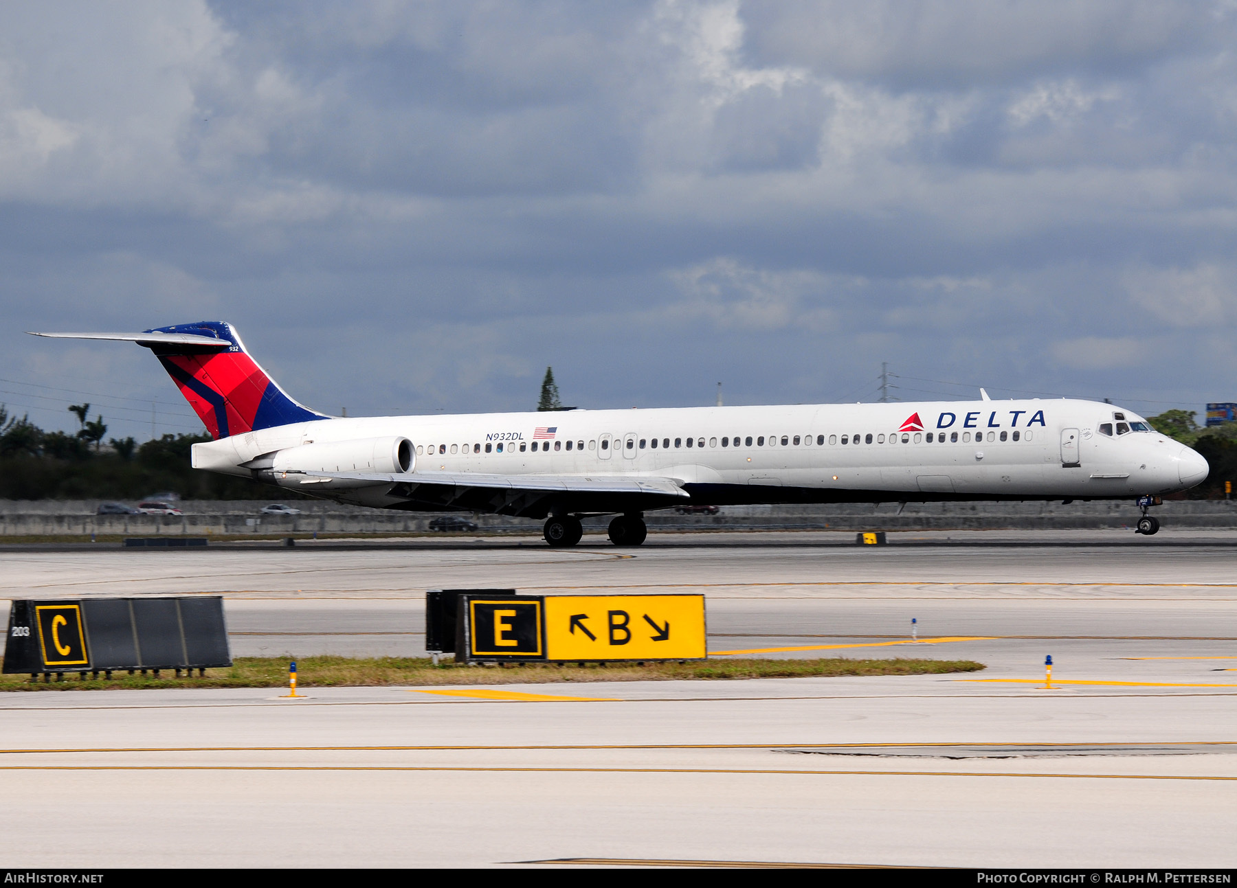 Aircraft Photo of N932DL | McDonnell Douglas MD-88 | Delta Air Lines | AirHistory.net #44495