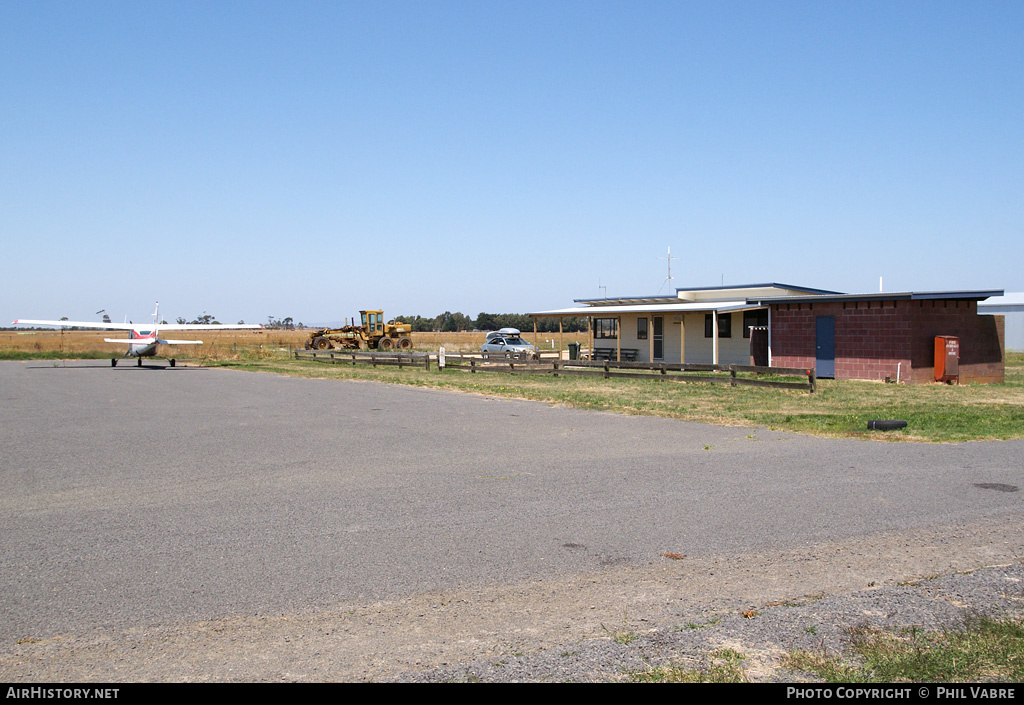 Airport photo of Colac / Victoria (YOLA / XCO) in Victoria, Australia | AirHistory.net #44605