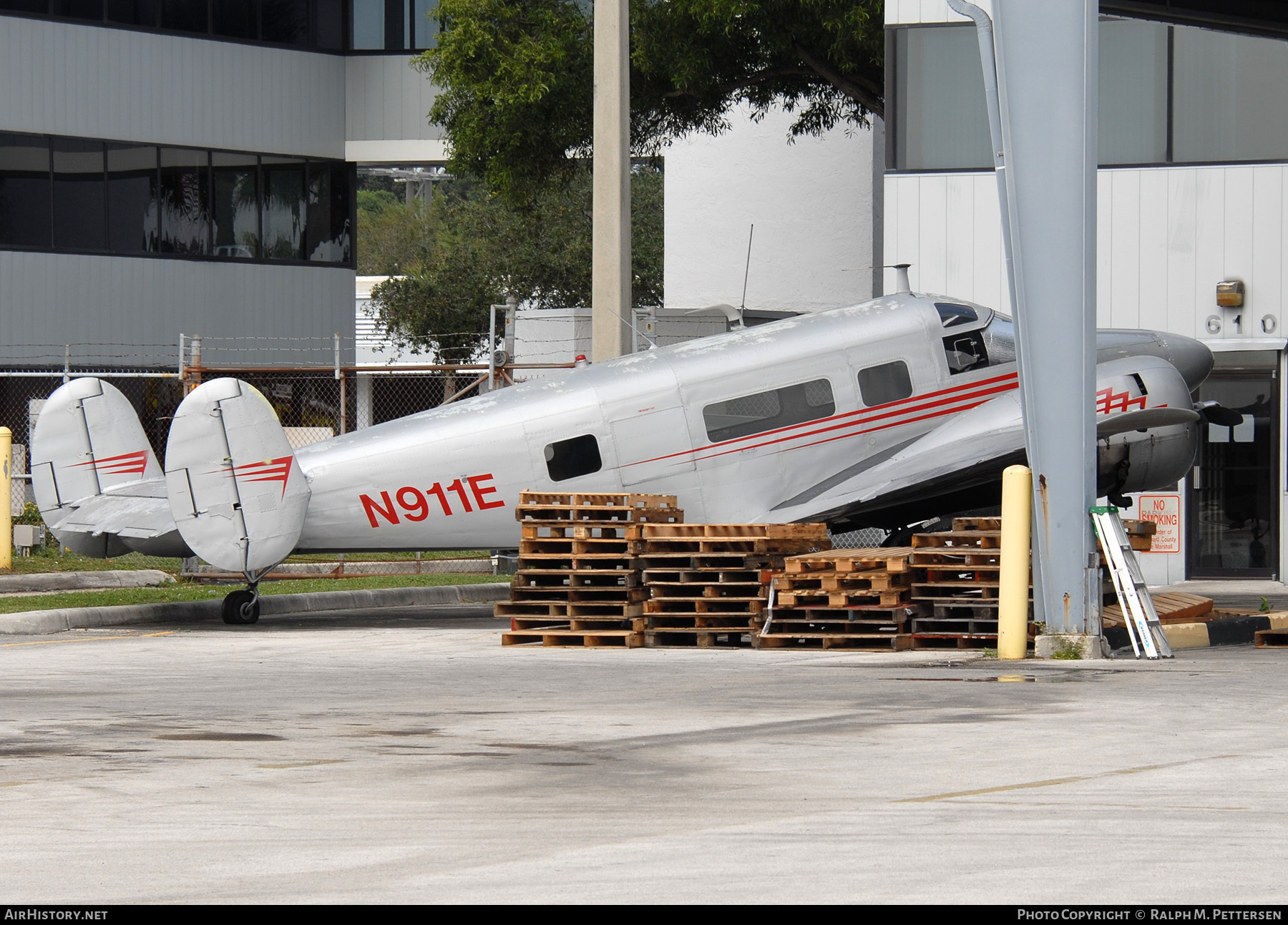 Aircraft Photo of N911E | Beech E18S | AirHistory.net #44732