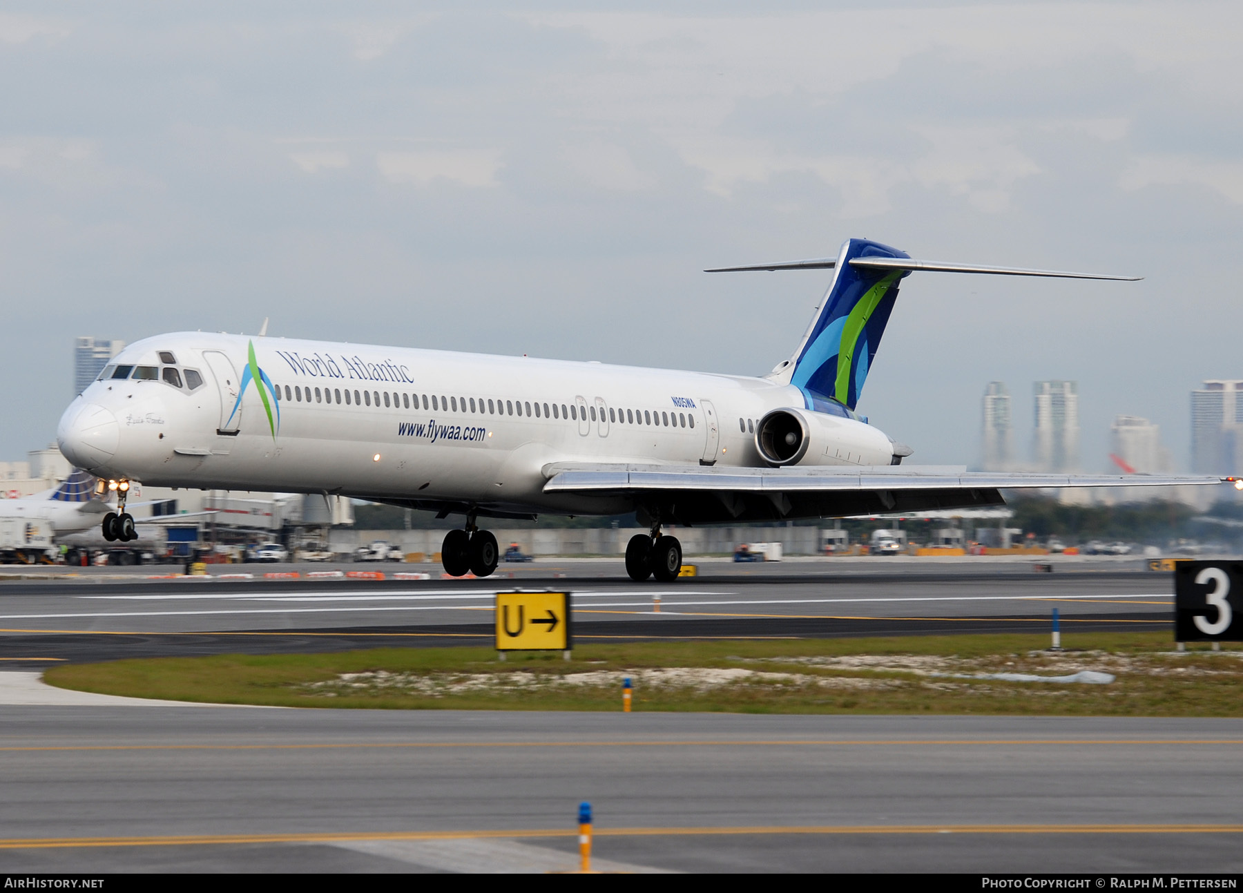 Aircraft Photo of N805WA | McDonnell Douglas MD-83 (DC-9-83) | World Atlantic Airlines | AirHistory.net #44756