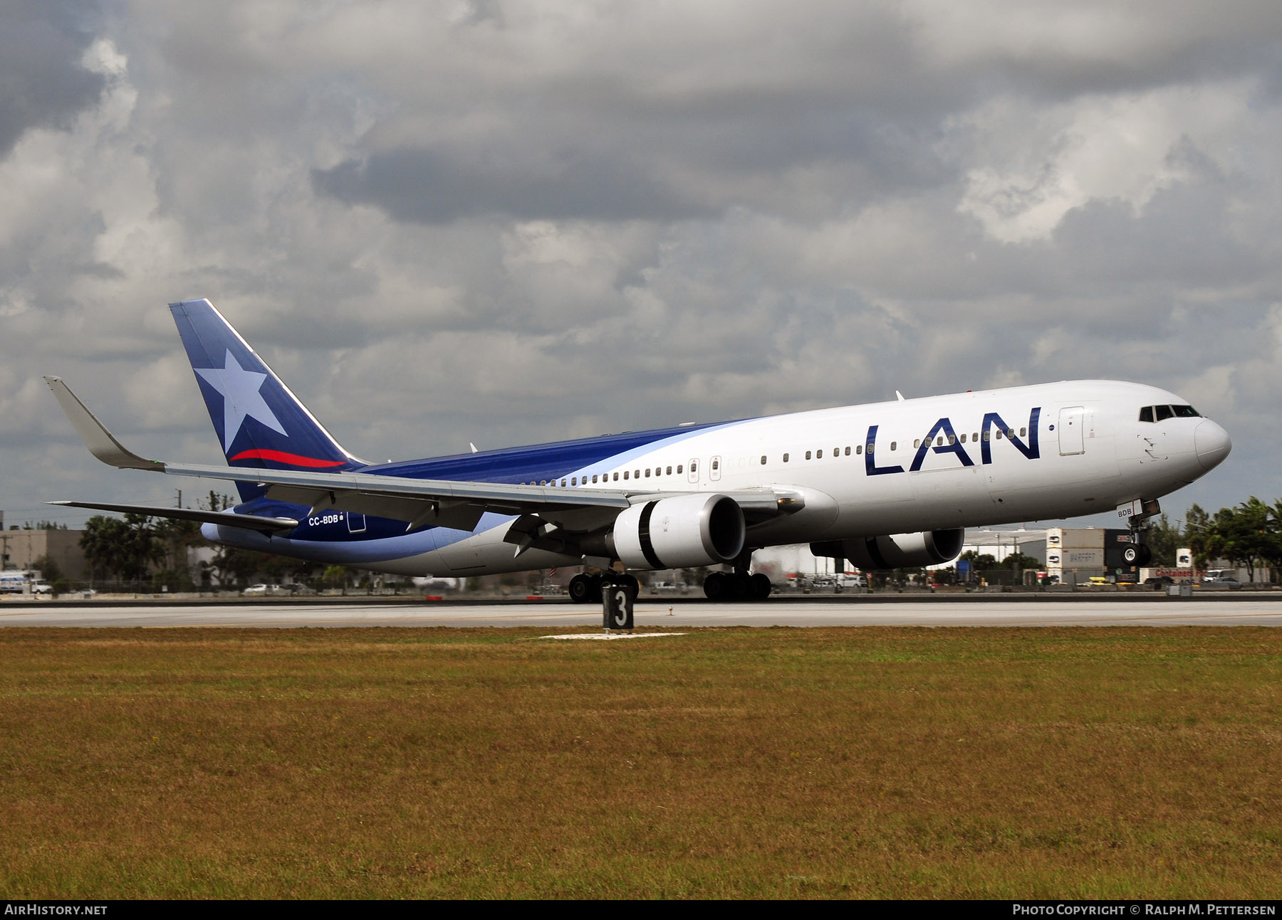 Aircraft Photo of CC-BDB | Boeing 767-316/ER | LAN Airlines - Línea Aérea Nacional | AirHistory.net #44826