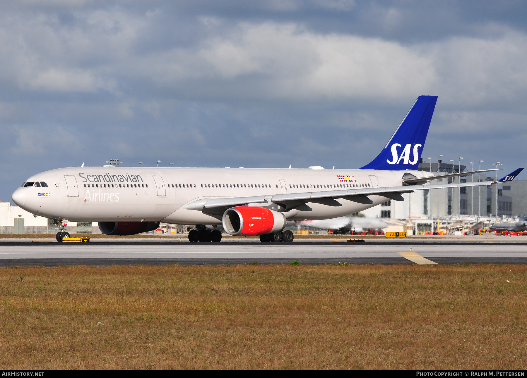 Aircraft Photo of LN-RKM | Airbus A330-343E | Scandinavian Airlines - SAS | AirHistory.net #44867