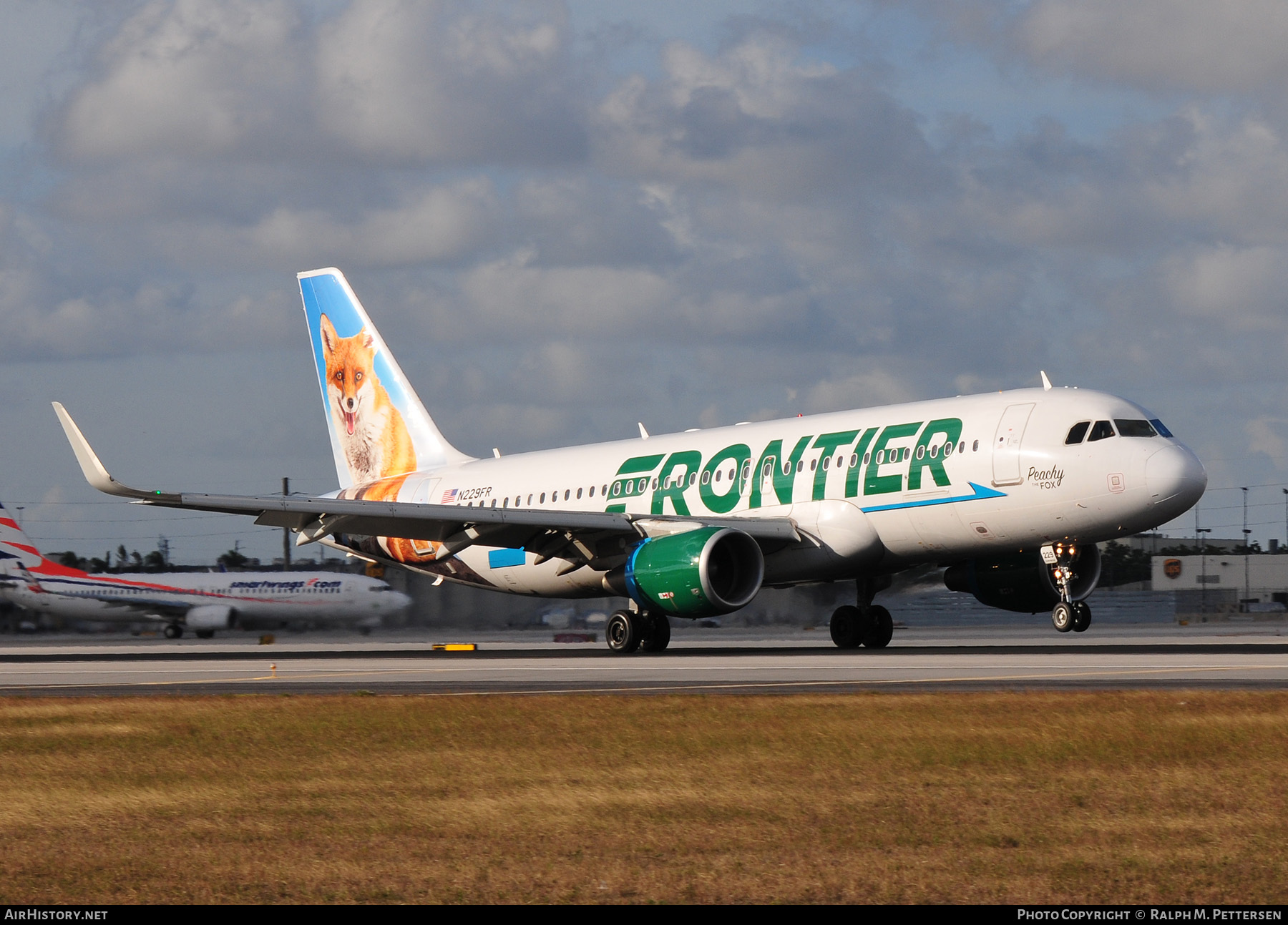 Aircraft Photo of N229FR | Airbus A320-214 | Frontier Airlines | AirHistory.net #44882