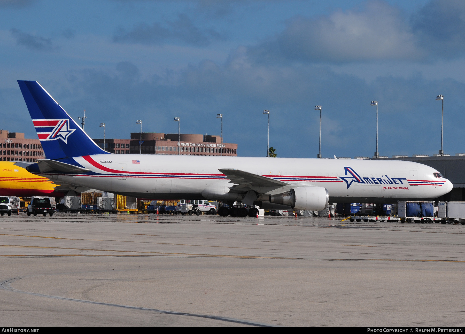 Aircraft Photo of N316CM | Boeing 767-338/ER | Amerijet International | AirHistory.net #44892