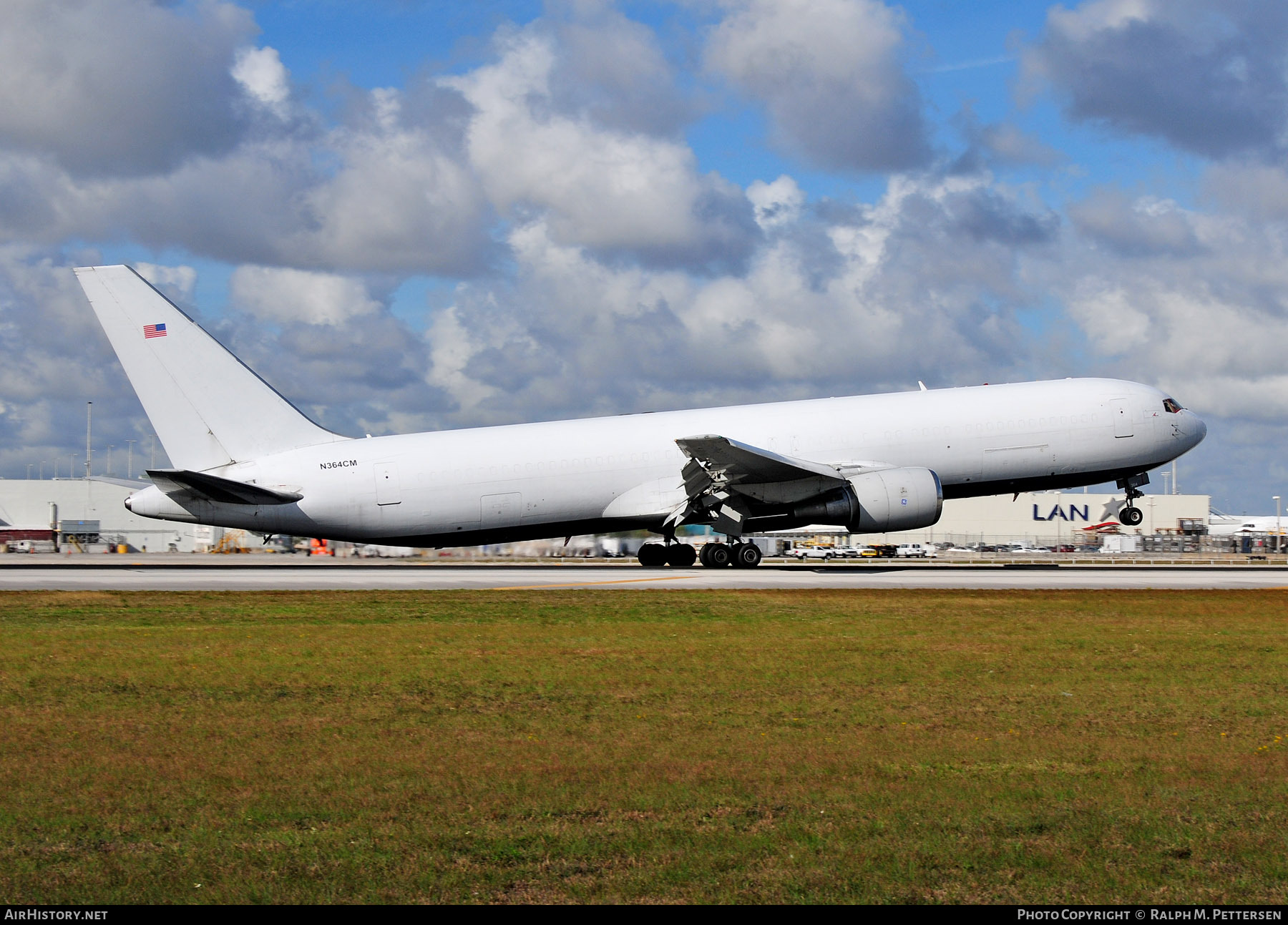 Aircraft Photo of N364CM | Boeing 767-338/ER | ABX Air | AirHistory.net #44896