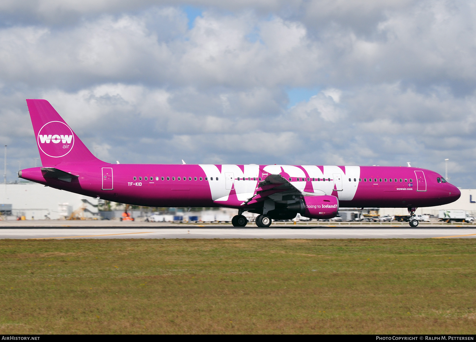Aircraft Photo of TF-KID | Airbus A321-211 | WOW Air | AirHistory.net #45039
