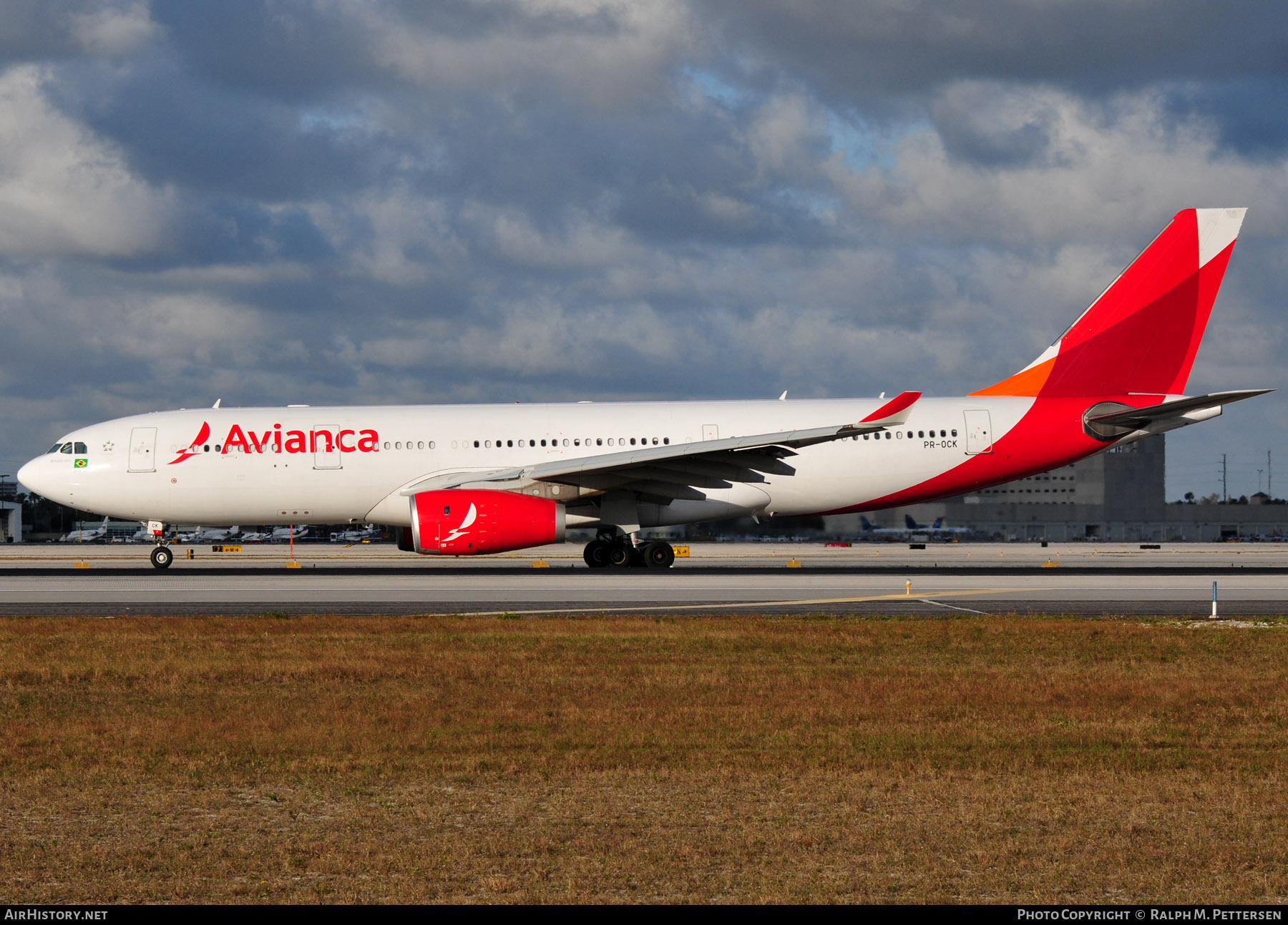 Aircraft Photo of PR-OCK | Airbus A330-243 | Avianca | AirHistory.net #45073