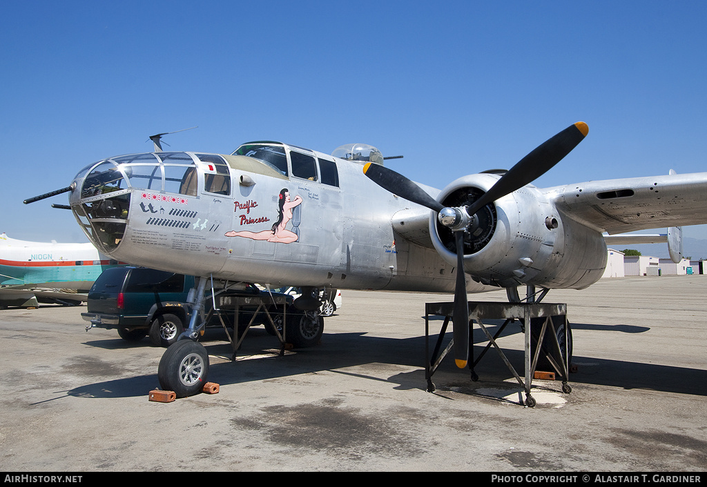 Aircraft Photo of N9856C / 328204 | North American B-25J Mitchell | USA - Air Force | AirHistory.net #45115