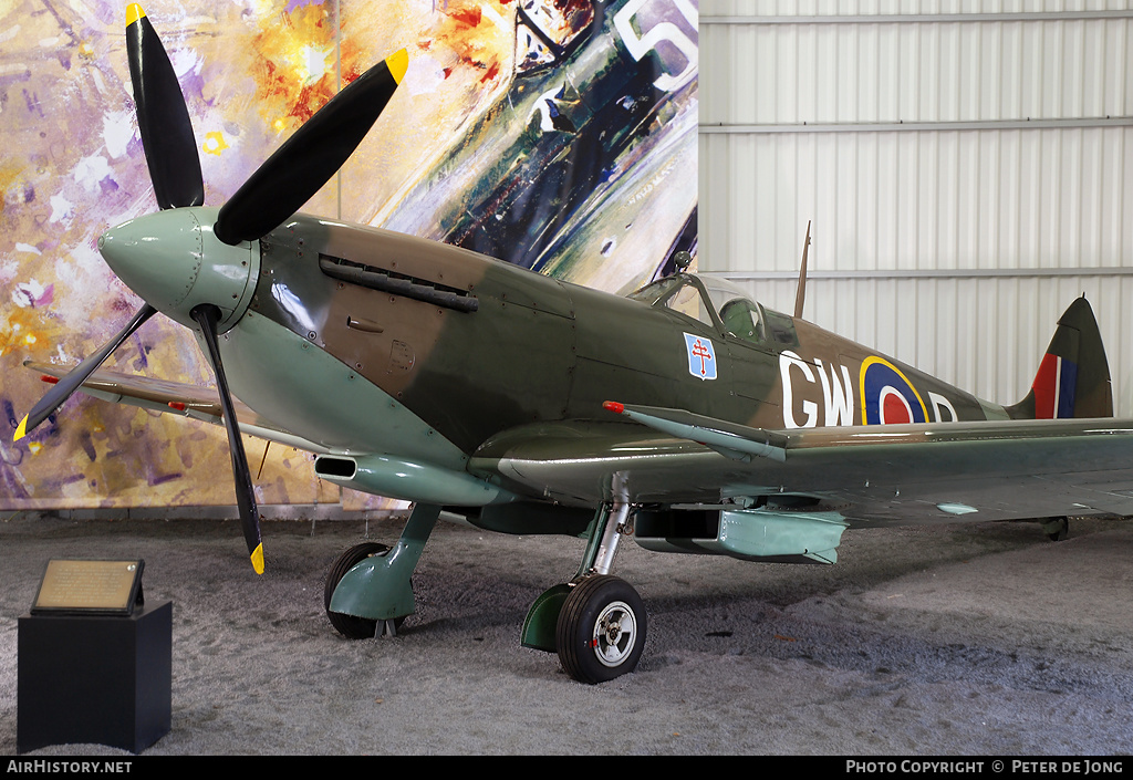 Aircraft Photo of TB597 | Supermarine 361 Spitfire LF16E | UK - Air Force | AirHistory.net #45223