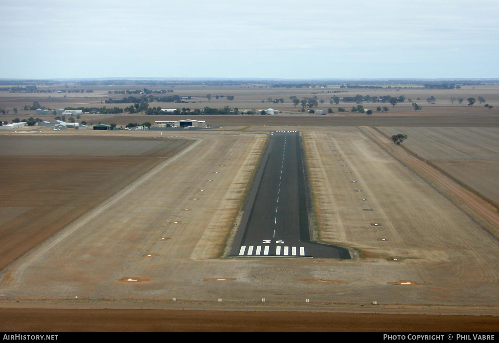 Airport photo of Horsham (YHSM / HSM) in Victoria, Australia | AirHistory.net #45404