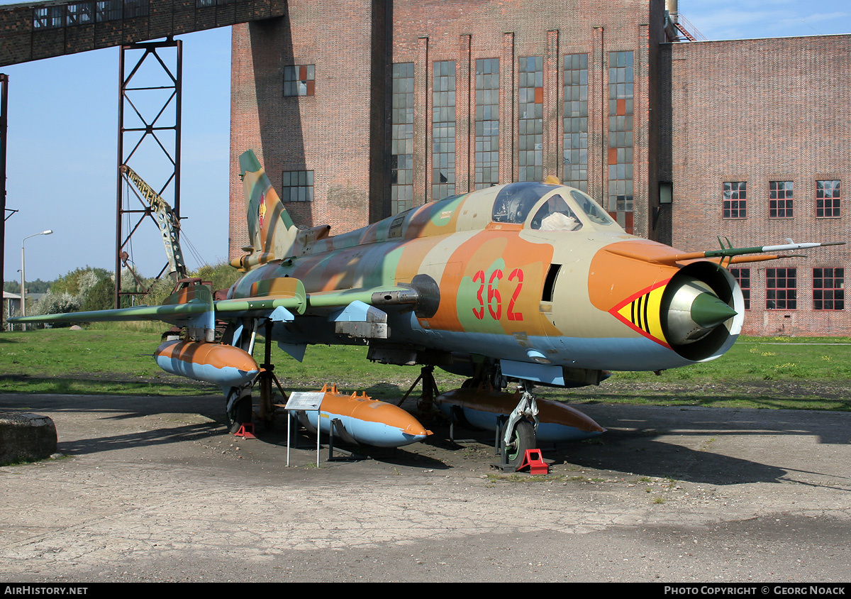 Aircraft Photo of 362 | Sukhoi Su-22M4 | East Germany - Air Force | AirHistory.net #45563