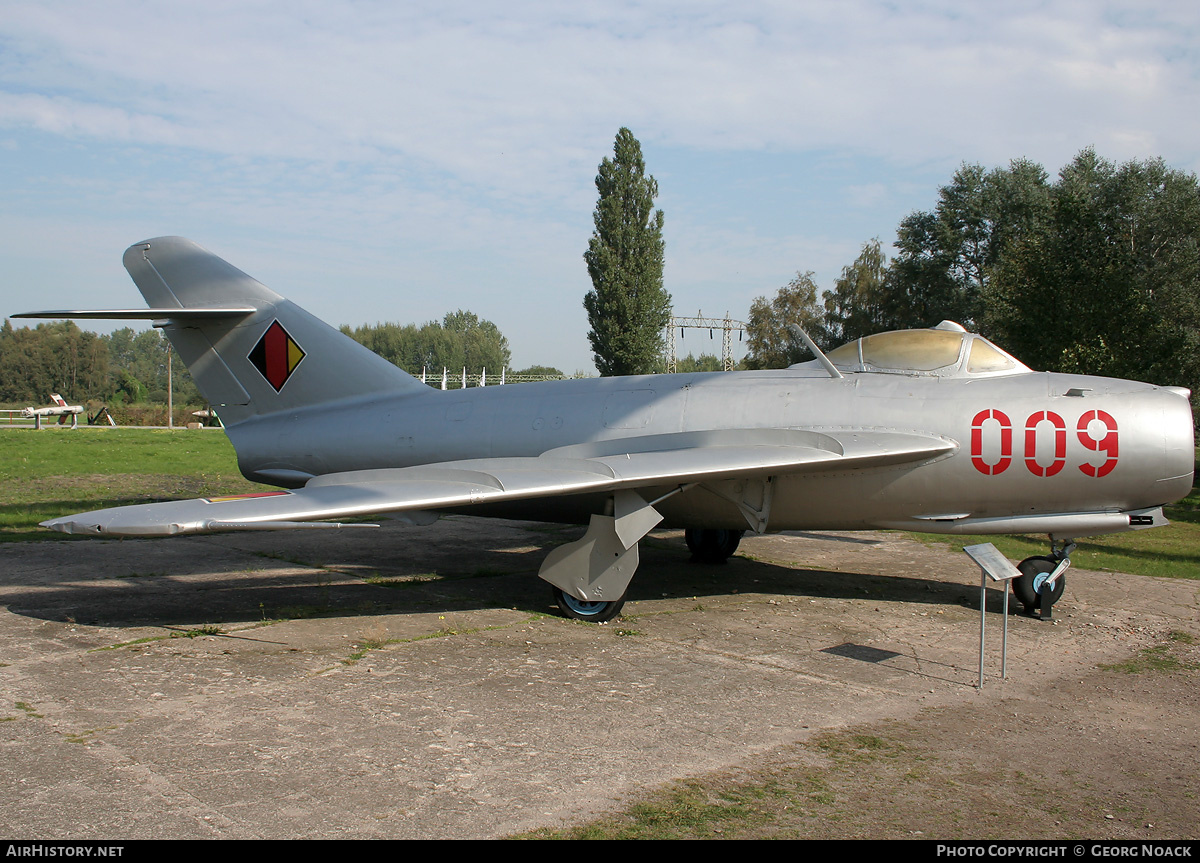 Aircraft Photo of 009 | Mikoyan-Gurevich MiG-17 | East Germany - Air Force | AirHistory.net #45564