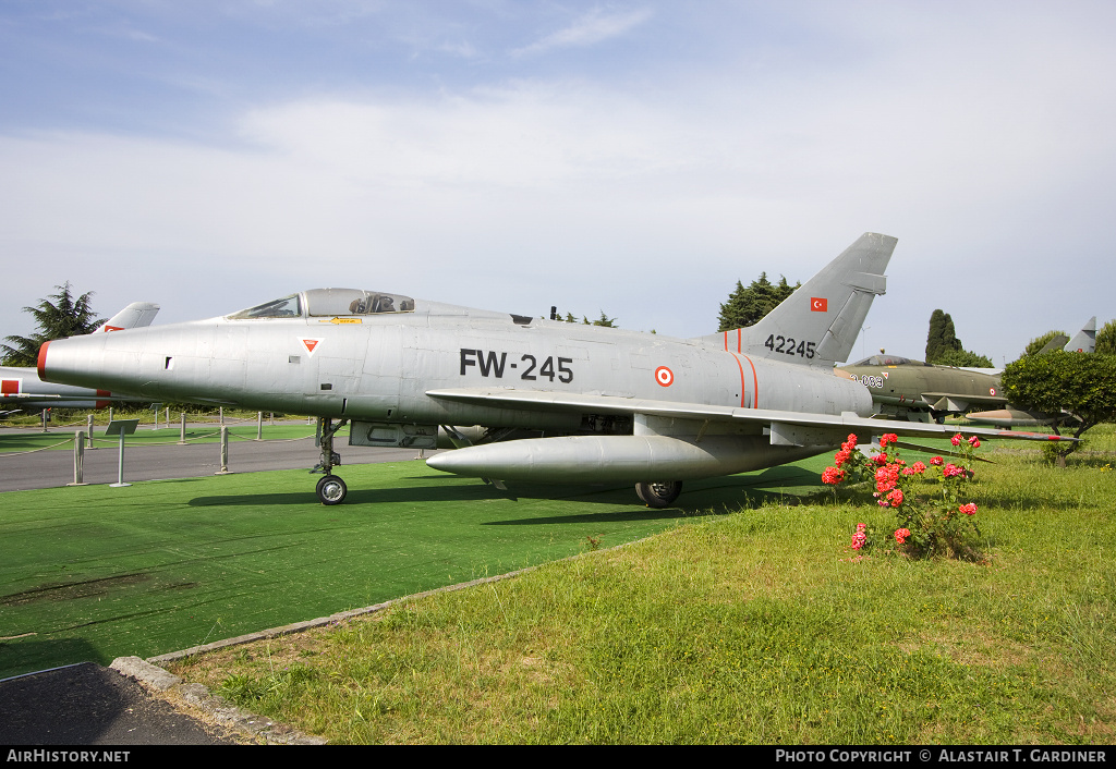 Aircraft Photo of 42245 | North American F-100D Super Sabre | Turkey - Air Force | AirHistory.net #45835