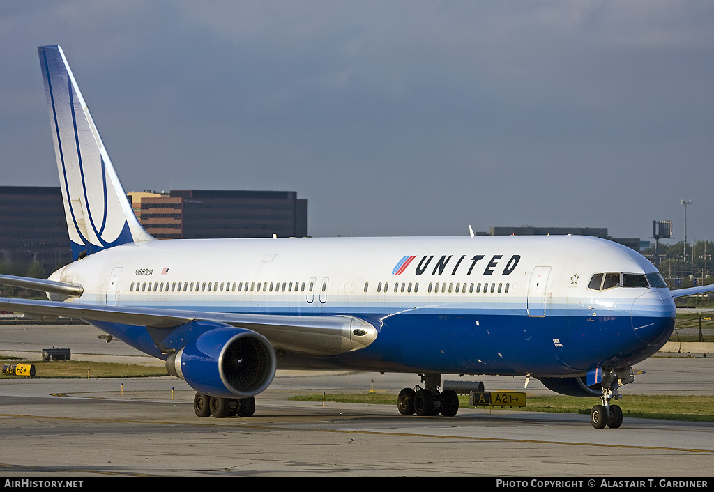 Aircraft Photo of N660UA | Boeing 767-322/ER | United Airlines | AirHistory.net #45958