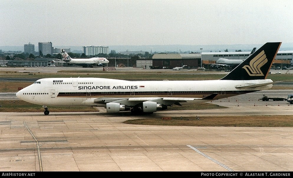 Aircraft Photo of 9V-SMV | Boeing 747-412 | Singapore Airlines | AirHistory.net #46101