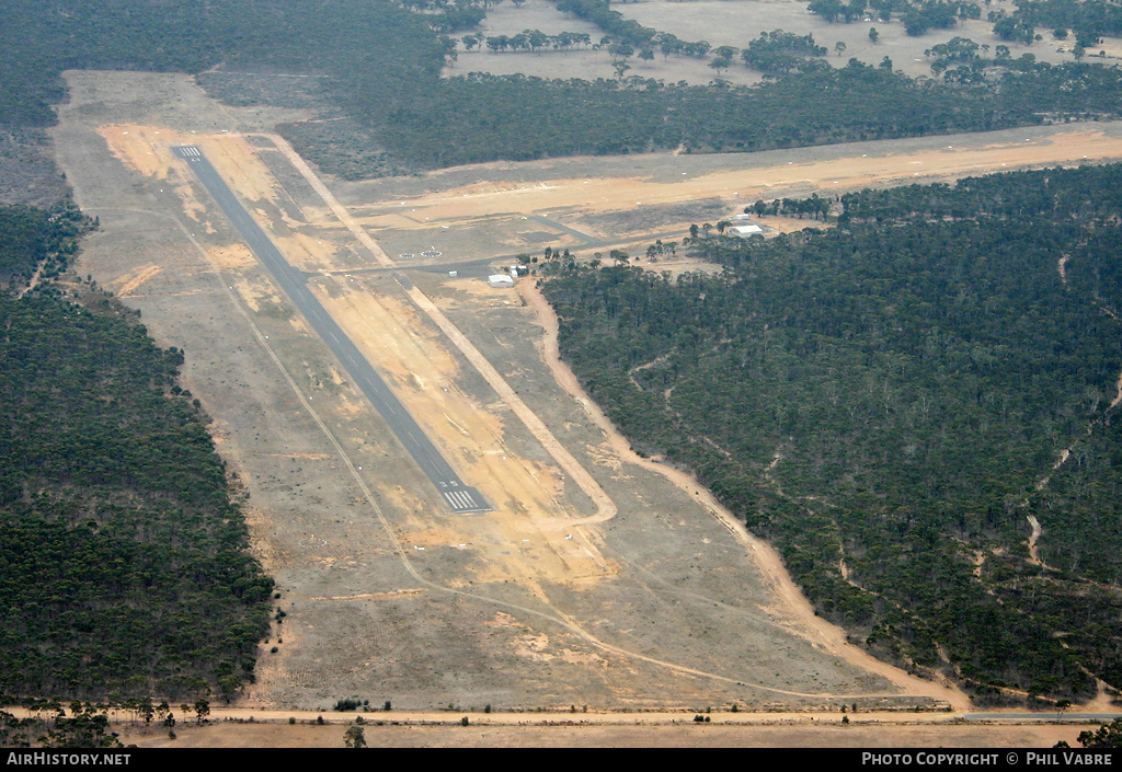 Airport photo of Maryborough / Victoria (YMBU) in Victoria, Australia | AirHistory.net #46223