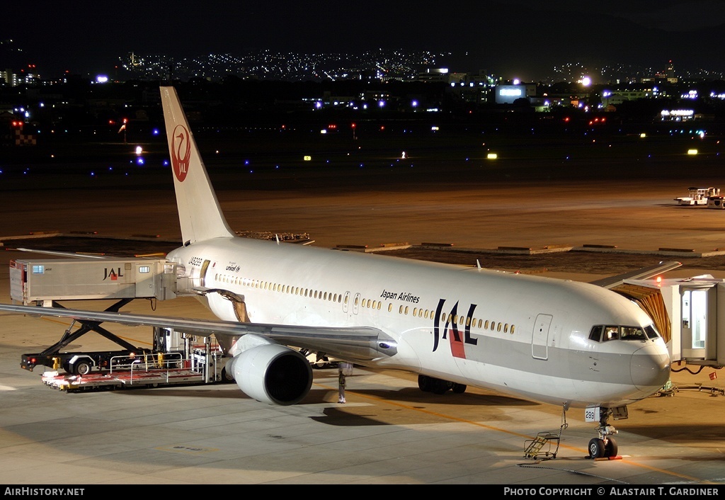 Aircraft Photo of JA8299 | Boeing 767-346 | Japan Airlines - JAL | AirHistory.net #46353