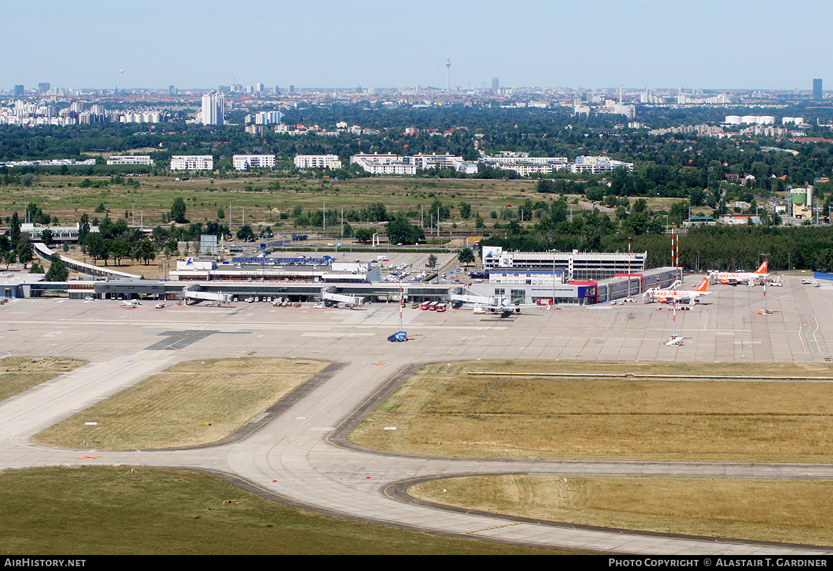 Airport photo of Berlin - Schönefeld (EDDB / SXF) in Germany | AirHistory.net #46378