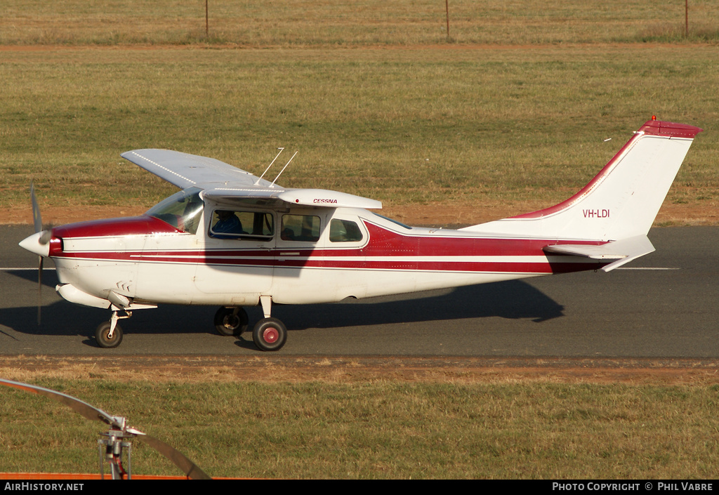 Aircraft Photo of VH-LDI | Cessna 210G Centurion | AirHistory.net #46412