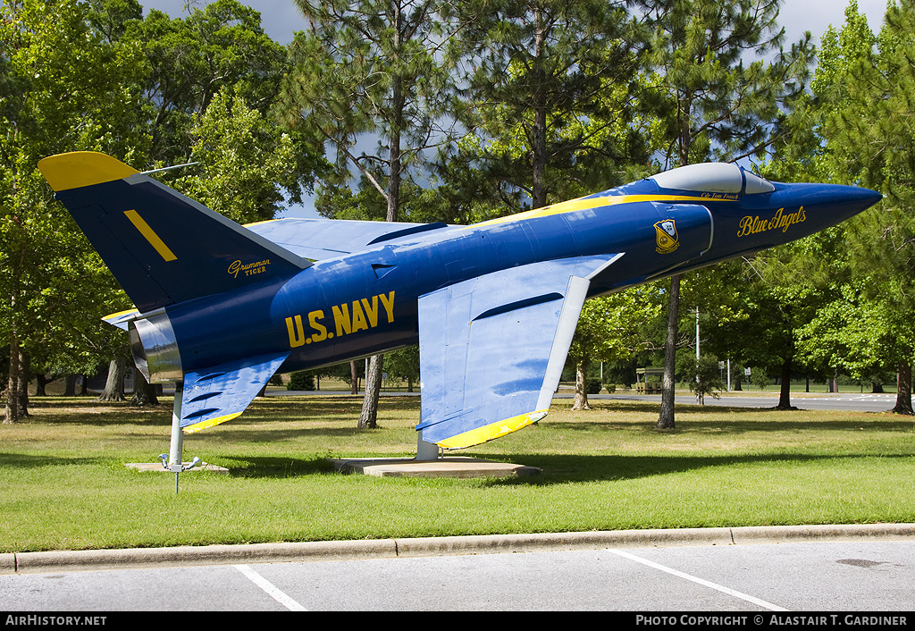 Aircraft Photo of 141*** | Grumman F-11A Tiger (F11F-1) | USA - Navy | AirHistory.net #46517