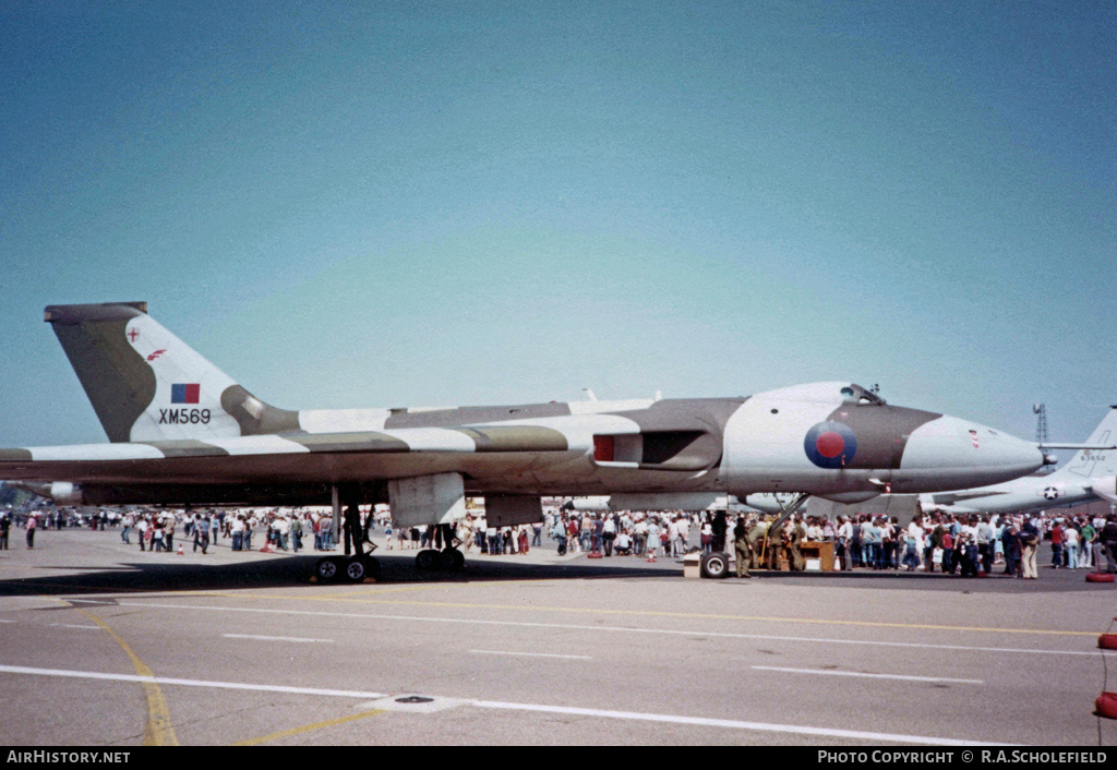 Aircraft Photo of XM569 | Avro 698 Vulcan B.2 | UK - Air Force | AirHistory.net #46652