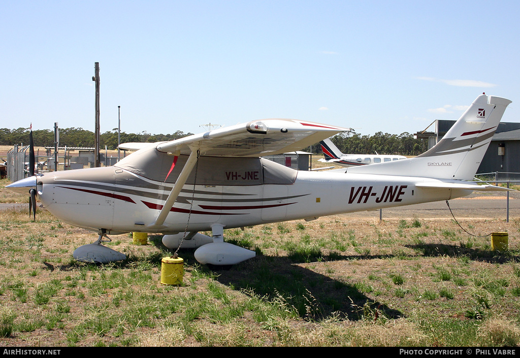 Aircraft Photo of VH-JNE | Cessna 182T Skylane | AirHistory.net #46671