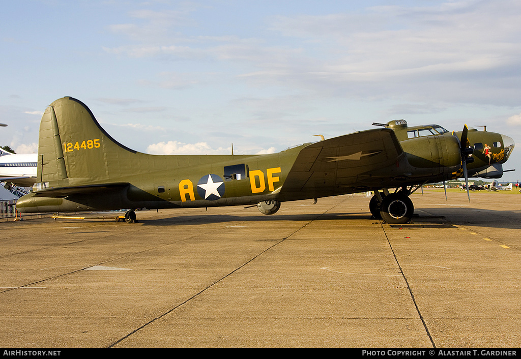 Aircraft Photo of G-BEDF / 124485 | Boeing B-17G Flying Fortress | USA - Air Force | AirHistory.net #46883
