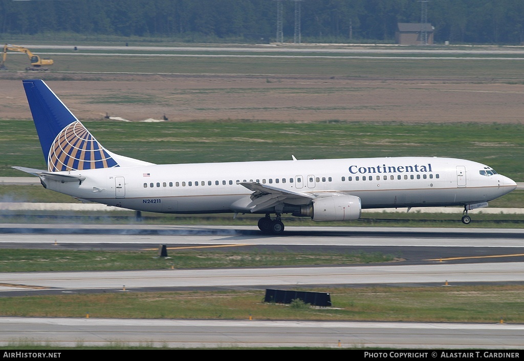 Aircraft Photo of N24211 | Boeing 737-824 | Continental Airlines | AirHistory.net #46918