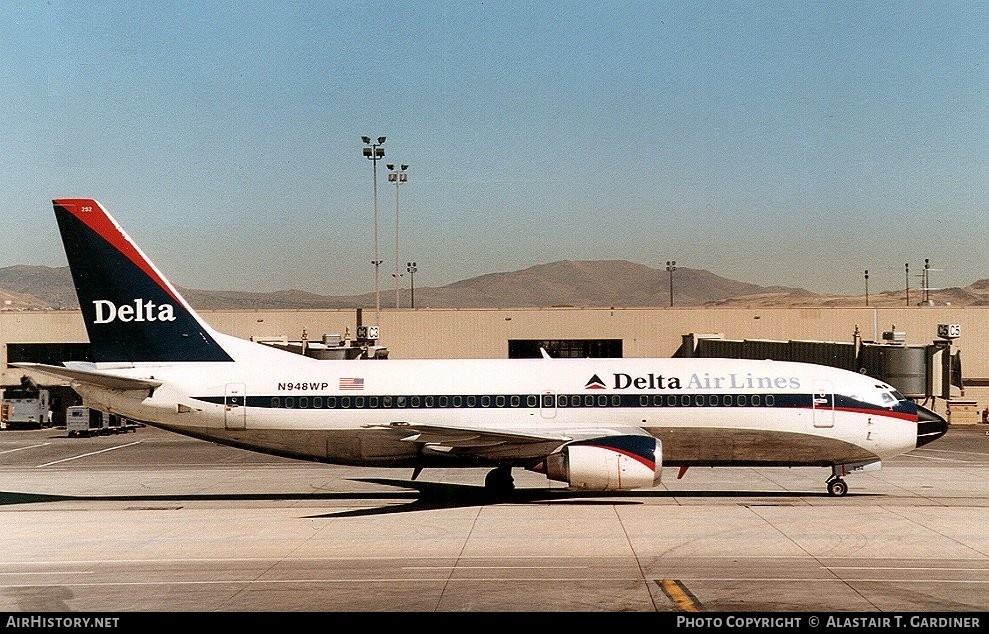 Aircraft Photo of N948WP | Boeing 737-301 | Delta Air Lines | AirHistory.net #47044