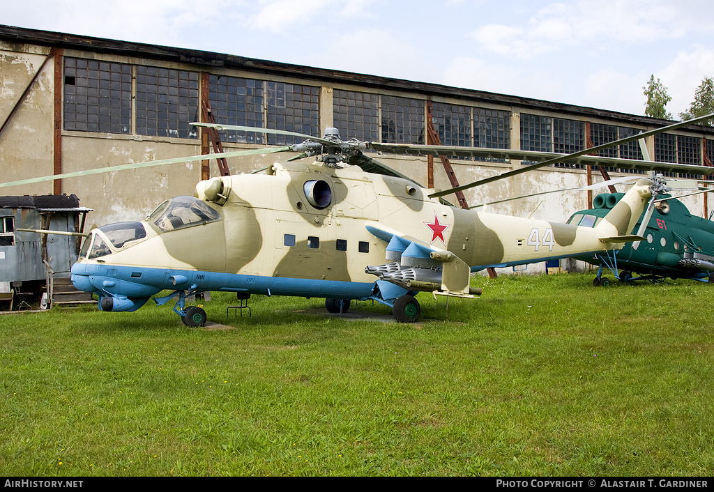 Aircraft Photo of 44 white | Mil Mi-24V | Russia - Air Force | AirHistory.net #47299