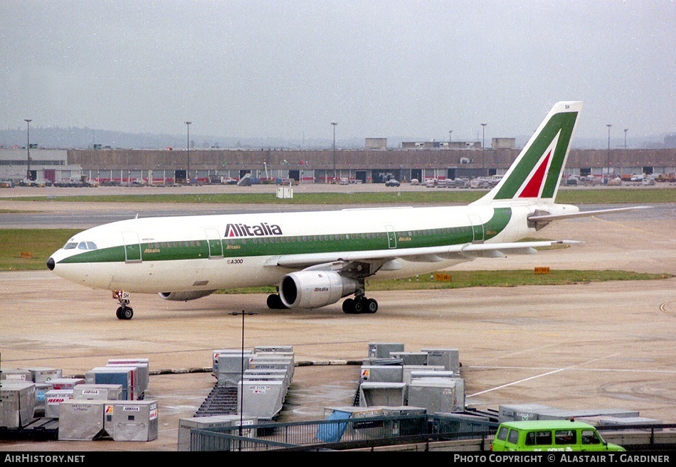 Aircraft Photo of I-BUSH | Airbus A300B4-203 | Alitalia | AirHistory.net #47312