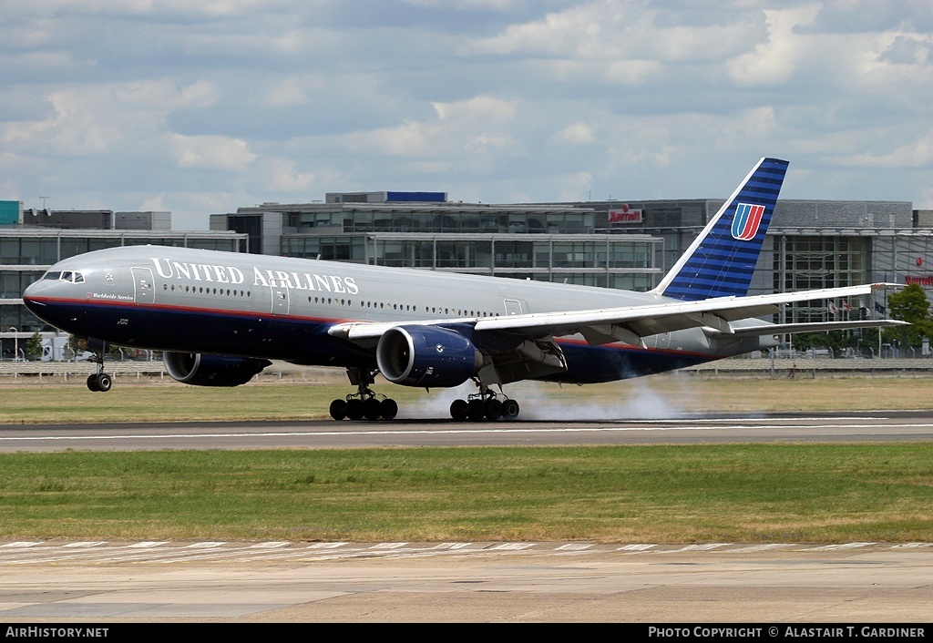 Aircraft Photo of N786UA | Boeing 777-222/ER | United Airlines | AirHistory.net #47373