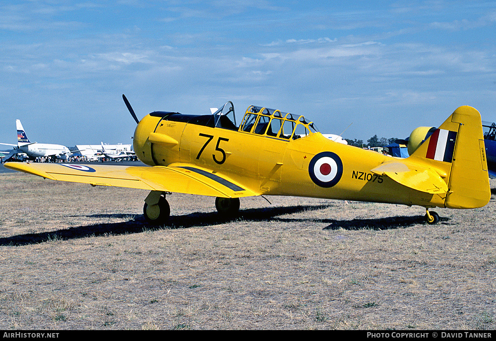 Aircraft Photo of VH-HVD / NZ1075 | North American AT-6D Harvard III | New Zealand - Air Force | AirHistory.net #47452