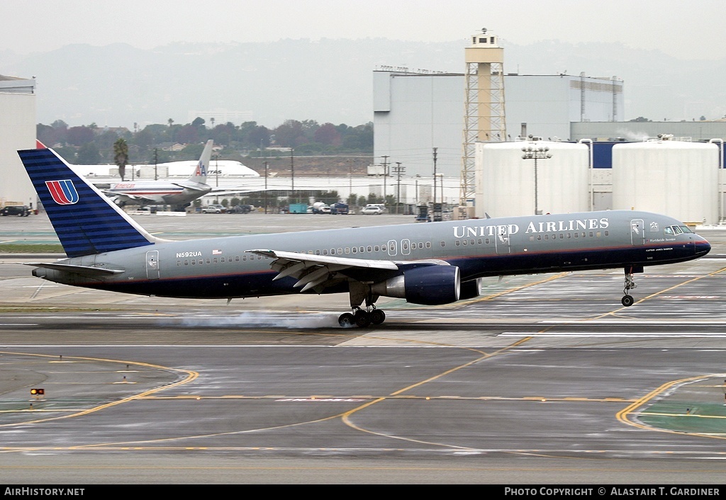 Aircraft Photo of N592UA | Boeing 757-222 | United Airlines | AirHistory.net #47580