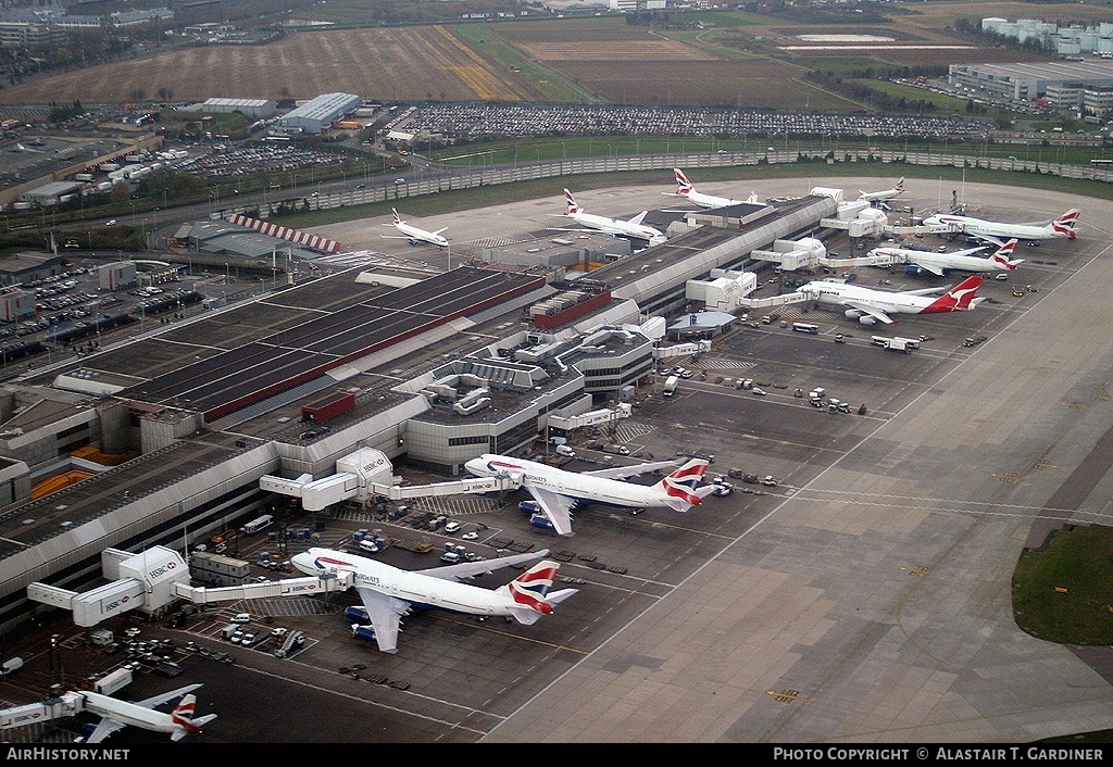 Airport photo of London - Heathrow (EGLL / LHR) in England, United Kingdom | AirHistory.net #47923