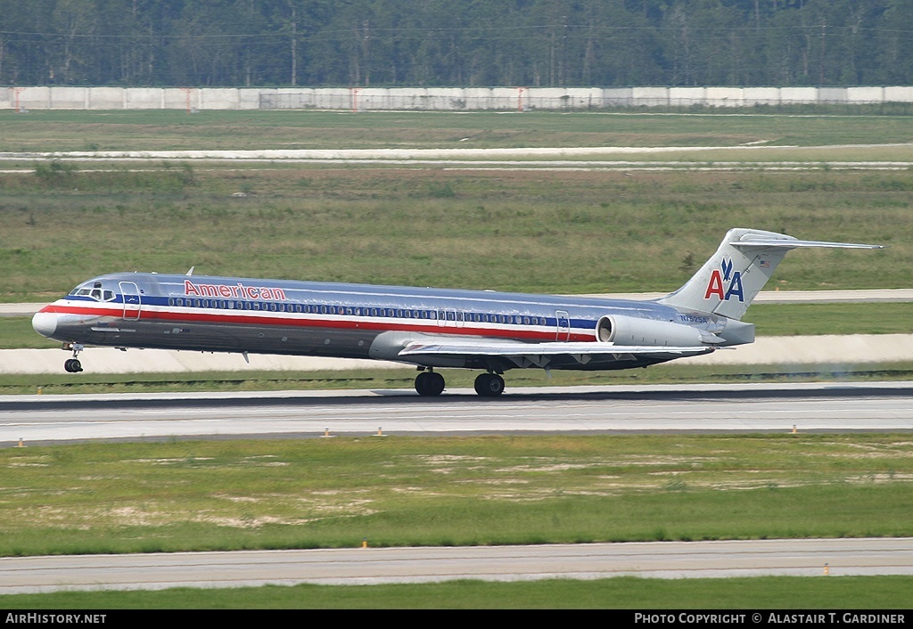 Aircraft Photo of N7525A | McDonnell Douglas MD-82 (DC-9-82) | American Airlines | AirHistory.net #48112