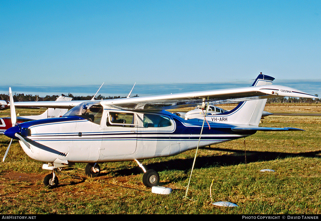 Aircraft Photo of VH-ARH | Cessna 210L Centurion | AirHistory.net #48628