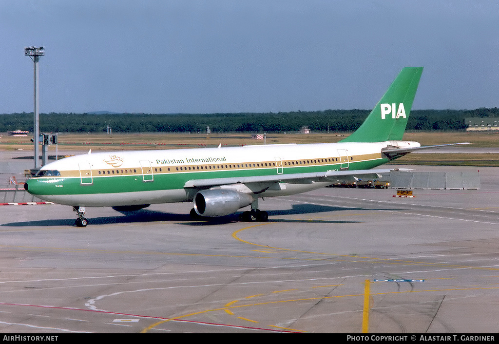 Aircraft Photo of AP-BCJ | Airbus A300B4-203 | Pakistan International Airlines - PIA | AirHistory.net #48681