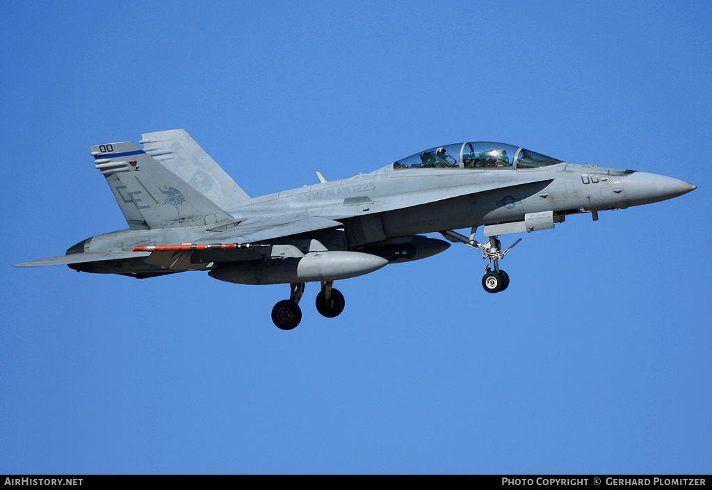 Aircraft Photo of 165409 | McDonnell Douglas F/A-18D Hornet | USA - Marines | AirHistory.net #48998