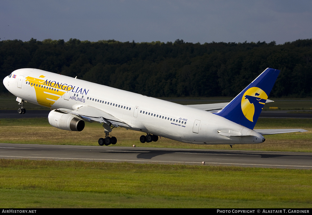 Aircraft Photo of JU-1012 | Boeing 767-3W0/ER | MIAT Mongolian Airlines | AirHistory.net #49058