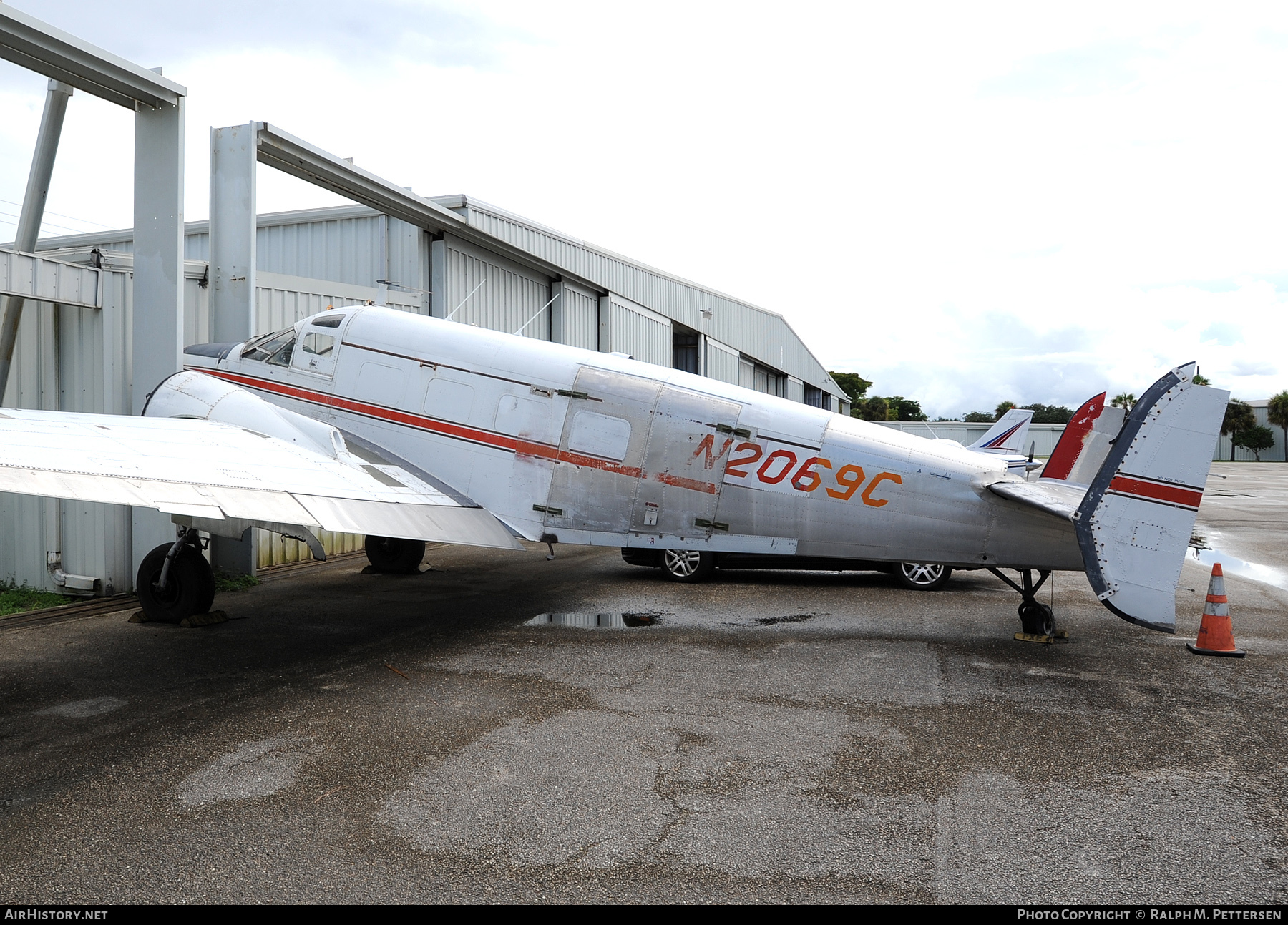 Aircraft Photo of N2069C | Beech E18S | AirHistory.net #49217