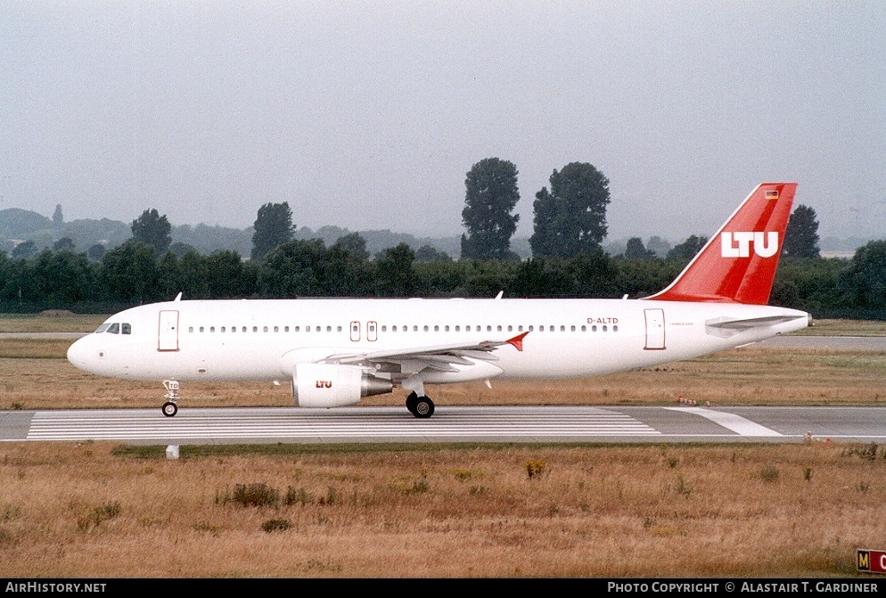 Aircraft Photo of D-ALTD | Airbus A320-214 | LTU - Lufttransport-Unternehmen | AirHistory.net #49239